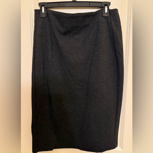 T Tahari Charcoal Pencil Skirt - Picture 1 of 3